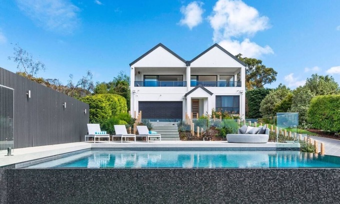 Mount Martha House | Luxury Entertainer - Bay Views, Infinity Pool