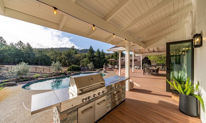 Calistoga House | Luxury Estate – Views, Pool, 100 Yard Golf Hole