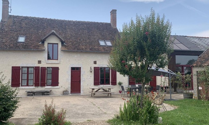 Mont-pres-Chambord Cottage | Luxury Farmhouse: Spa, Sauna, Family-Friendly, Near Loire Castles