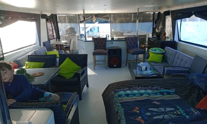 Brisbane Waterfront Boat Rental | luxury floating penthouse Russell island
