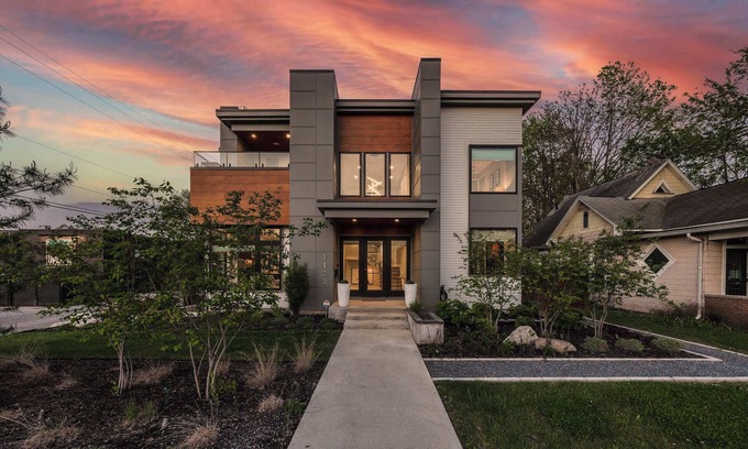 Fountain Square House | Luxury Fountain Square Home | Perfect for Groups!