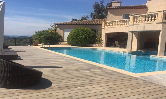 Les Adrets-de-l'Esterel Apartment | Luxury apartment with garden and pool, stunning mountain and sea views