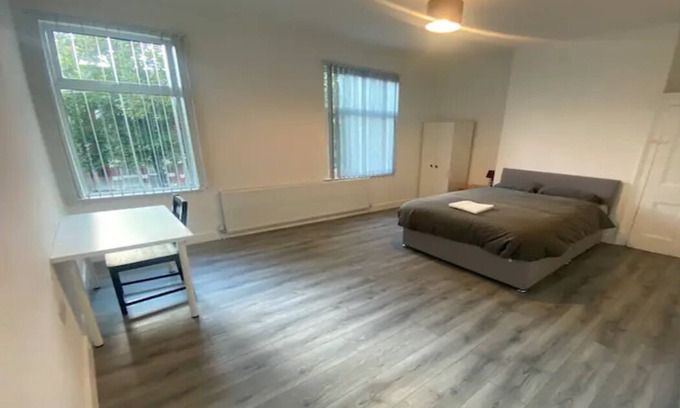 Welford House | Luxury Furnished 4 bedroom City Stay