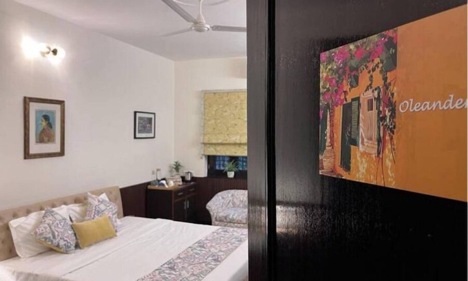 Noida House | Luxury Garden Villa in Noida 3BR +B/f