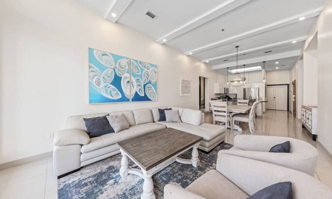 South Padre Island Apartment | Luxury Ground Beachfront Condo Solare 103