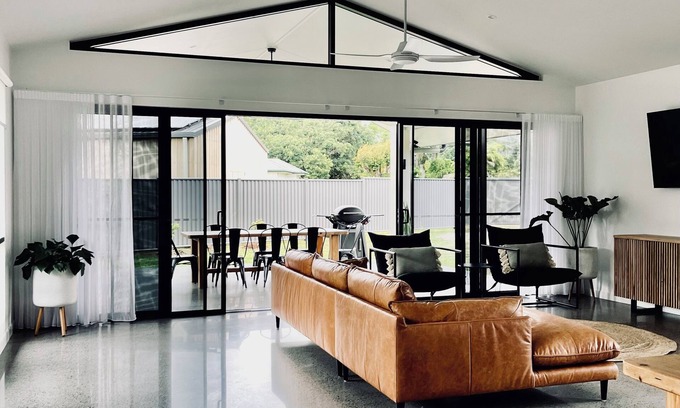 Mossman House | Luxury Guest House with Mountain Views