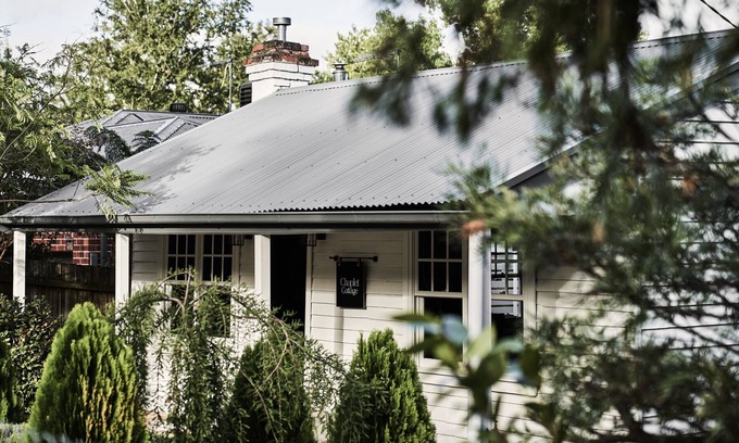 Healesville Cottage | Luxury Healesville Cottage located just off the main street in Healesville