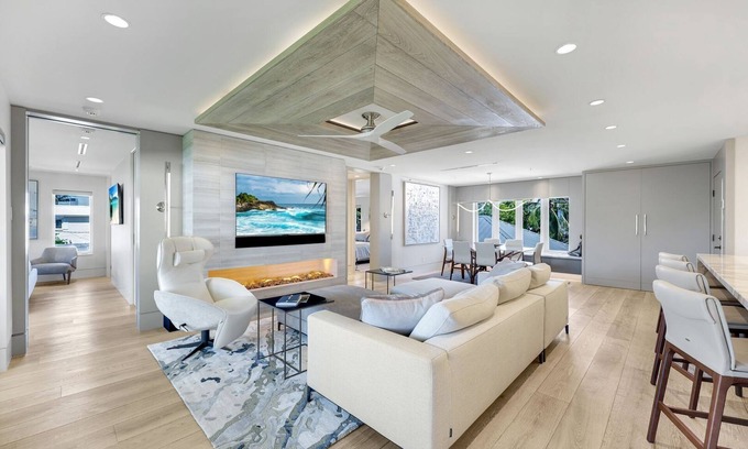 Old Naples Condo | Luxury, High-End Old Naples Retreat | Steps from Fifth Ave and Beach