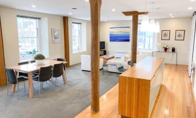 Sullivan's Cove Apartment | Luxury Hobart Waterfront Apartment with views!