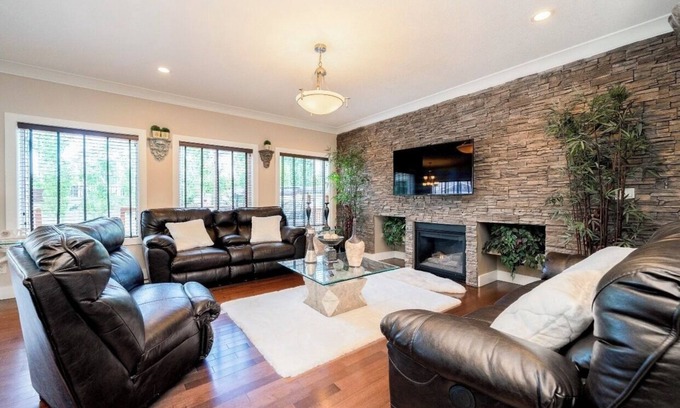 West Edmonton House | Luxury home 3700 sq with jetted tub/4 fireplaces/sleep 9