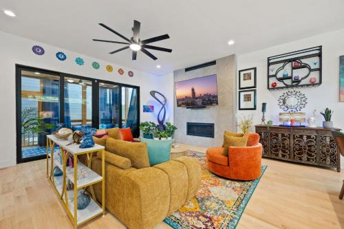 Reynoldstown House | Luxury Home 4BR 4BA City Views HotTub GameRoom