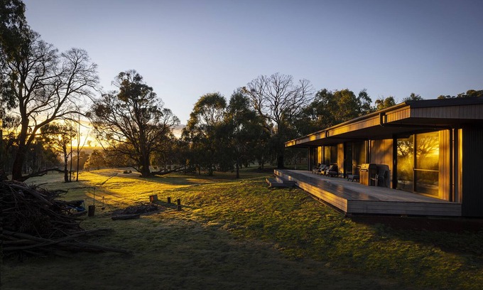 Woodend House | Luxury home set on 20 acres of secluded bushland.