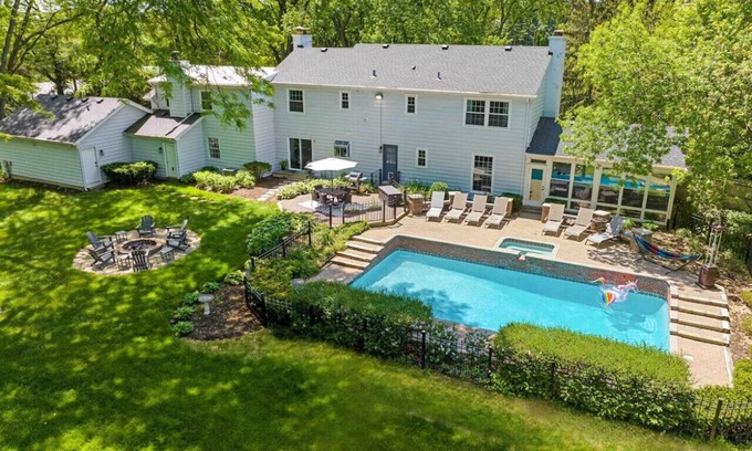 Fox Valley House | Luxury Home w/4 Kings, Heated Pool, Hot Tub