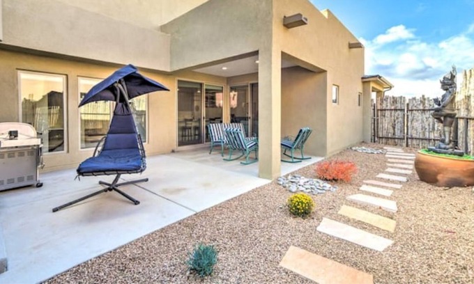 Santa Fe House | Luxury Home with Hot Tub and TONS of Amenities! Pet Friendly!