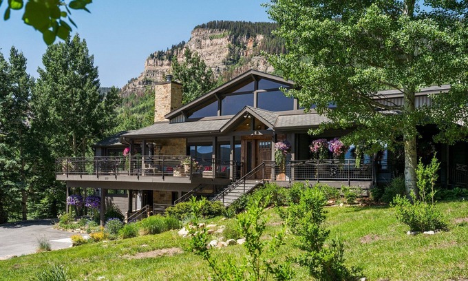 Purgatory House | Luxury Home with Stunning Views, Hot Tub, 5 Min. to Ski, Elevator, Dog Friendly