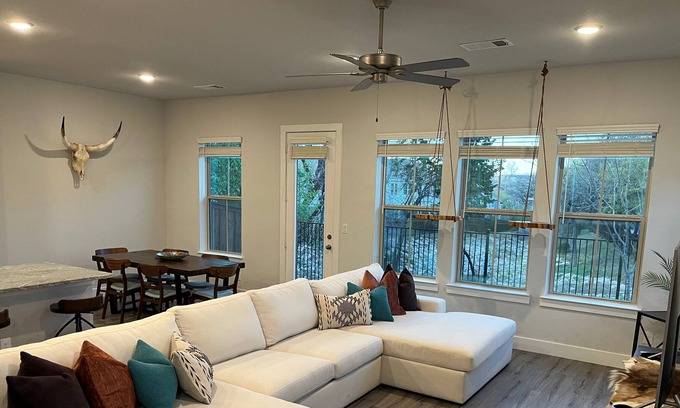 Oak Cliff House | LUXURY House in Gated Community Close to Downtown Dallas