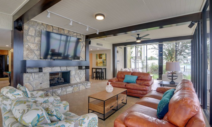 Nassau Bay House | Luxury Houston Vacation Rental on Clear Lake!