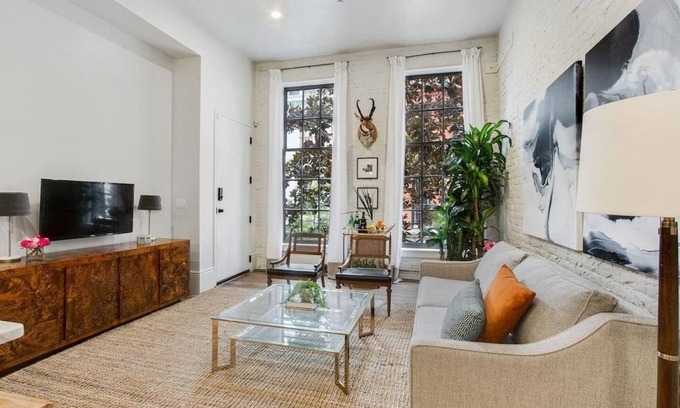 Central Business District Hotel | Luxury in NOLA: 4BR, 4BA Downtown Suite- Near Harrah's & French Quarter - Perfect for Groups