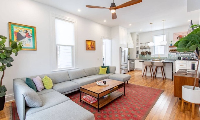 Mount Washington House | Luxury in Pittsburgh | Elegant & Unique Stay