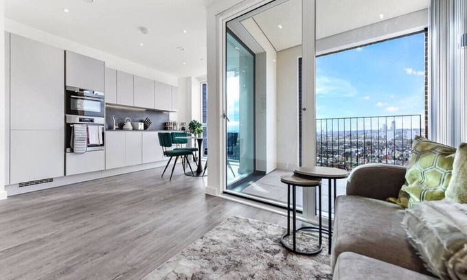 Springfield Condo | Luxury in the Sky Stunning Views, Elegant Style