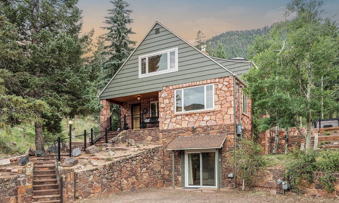 Cascade-Chipita Park Cottage | Luxury in the Mountains: Hot Tub Bliss & Cozy Comfort