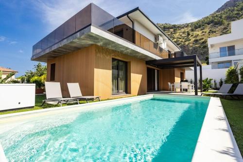 Palermo Apartment | Luxury Jacuzzi Villa Nettuno