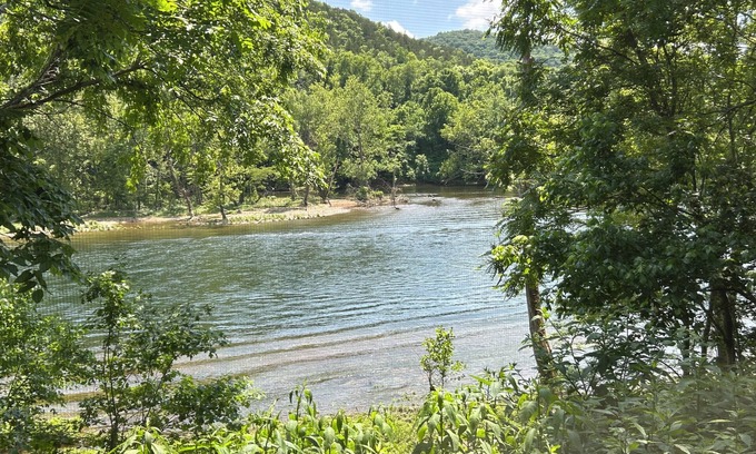 Table Rock Condo | Luxury Lakefront Condo with Stunning Views, Relax & Recharge Here!