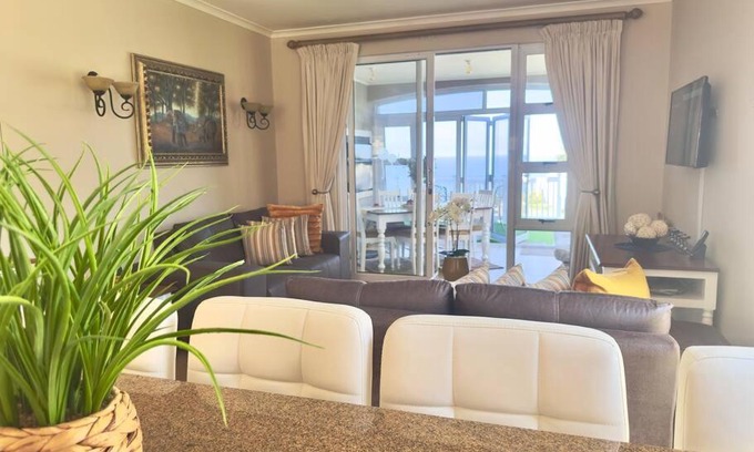 Pinnacle Point Apartment | Luxury Lifestyle Villa