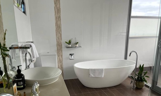 Brighton-le-Sands House | Luxury Living 4 bedroom Home