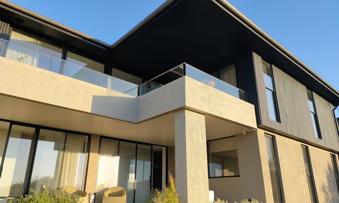 Rye House | Luxury living, Amazing Sunsets and Bay Views