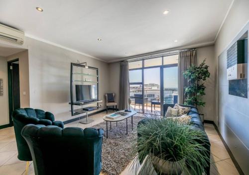 Cape Town City Centre Apartment | Luxury Living at The Icon