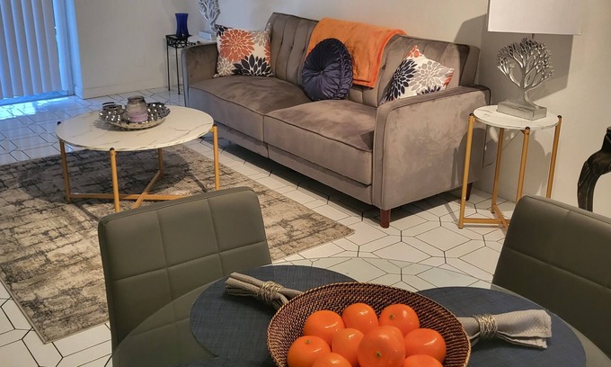 Inverrary Condo | Luxury Living in Lauderhill -- pool on grounds