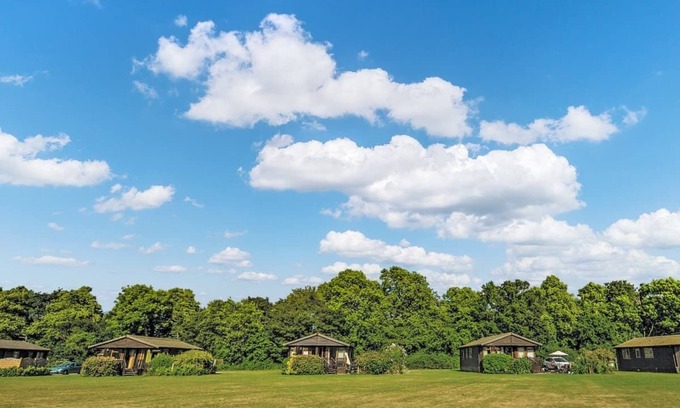 Diss Ski Chalet | Luxury lodge with one double with en suite shower and two twin.