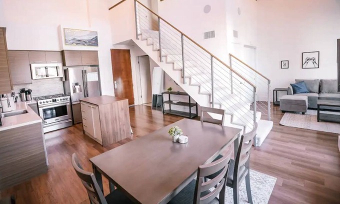 Glendale Condo | Luxury Loft Penthouse 10 mins from the Airport!