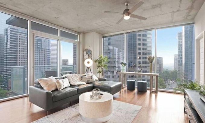 Midtown Apartment | Luxury Midtown Retreat 2BR 2BA