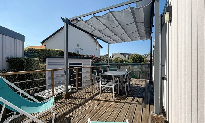 Jullouville-les-Pins House | Luxury Mobile Home: Beach, Pool, 3BR, Patio, Parking, Wi-Fi Included, Pet-Friendly