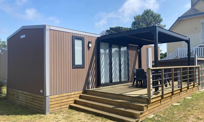 Jullouville-les-Pins House | Luxury Mobile Home: 3 Bedrooms, Heated Pool, 200m from Beach, Sleeps 6