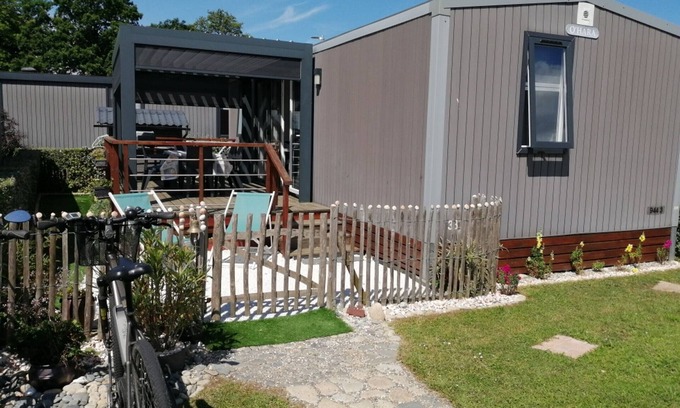 Jullouville-les-Pins House | Luxury Mobile Home for 6, Heated Pool, 200m from Beach