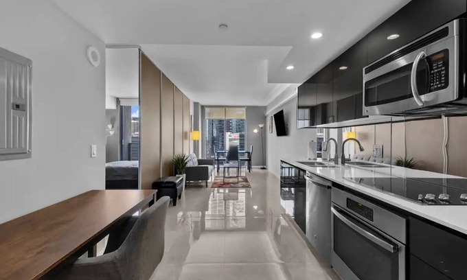 Downtown Miami Condo | Luxury & Modern 1BR In Brickell With Great Views