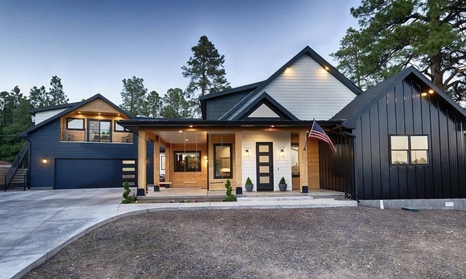 Show Low House | LUXURY MODERN FAMILY GETAWAY- Bison Ridge Retreat