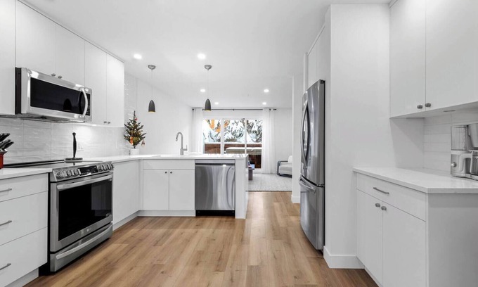 Sundance Estates House | Luxury, Modern Home in Village Core w/Hot Tub