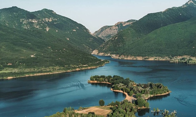 Ogden Ski Chalet | Luxury Modern Nordic Haus - 3 Ski Resorts, Golf, Boating, Mountain Biking