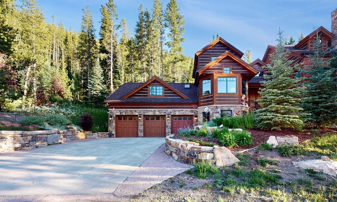 Keystone House | Luxury mountain estate w/private hot tub, home theater, two W/Ds, & spa