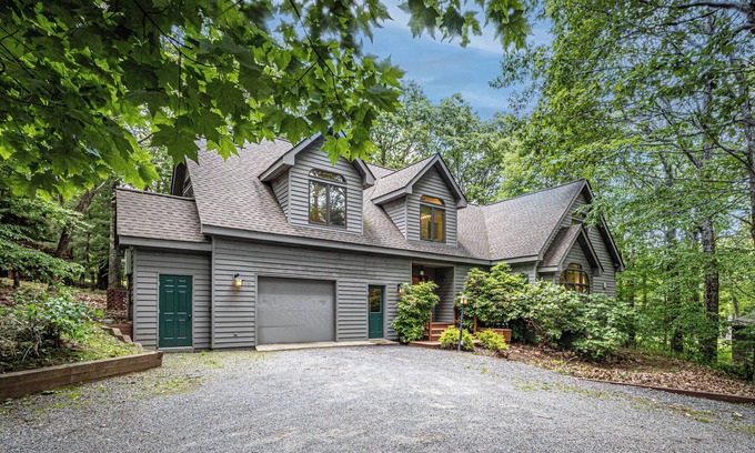 Chestnut Springs House | Luxury Mountain - Fall weekends almost sold out. Book now for Winter Skiing