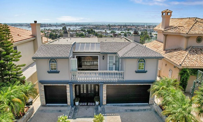 Newport Beach House | Luxury Newport Beach Home with Panoramic Ocean Views