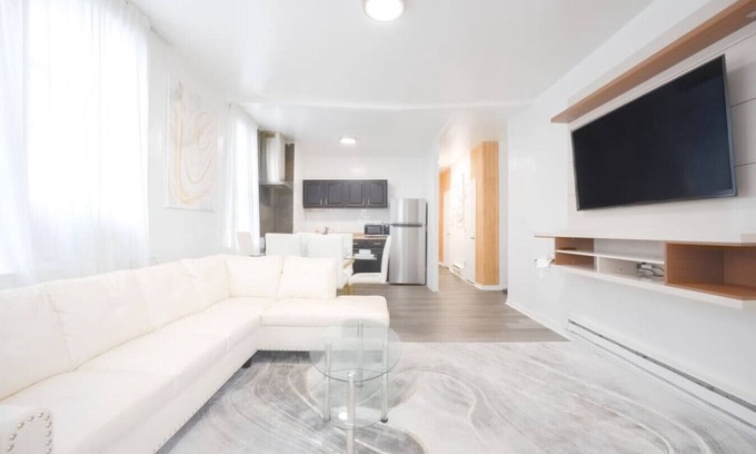 Southeast Yonkers House | Luxury NY Home close to NYC!