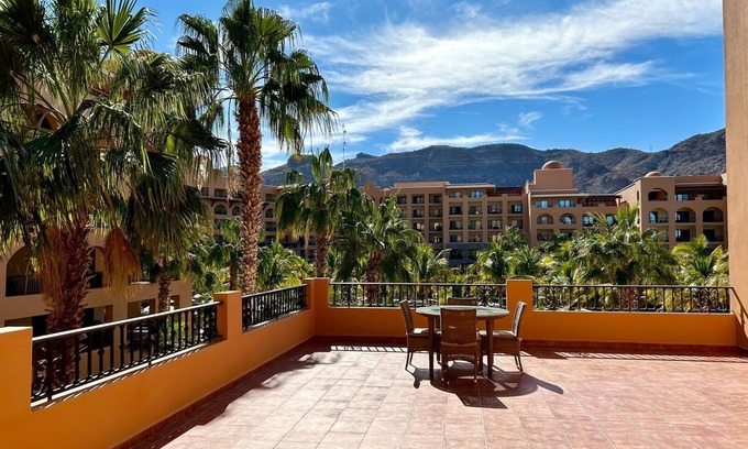 Loreto Resort | Luxury Ocean front Villas at Danzante bay with No. 1 rated golf course.