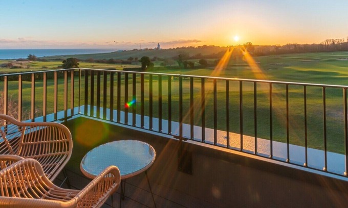 Broadstairs Apartment | Luxury Ocean & North Foreland Golf View Escape By ADLIV