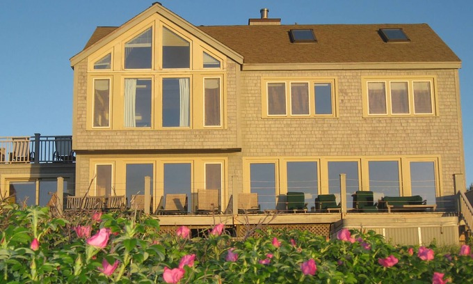 Newbury House | Luxury Oceanfront 6BR - 4 King, 4.5 BA, Elevator, 3 Decks & Hot Tub