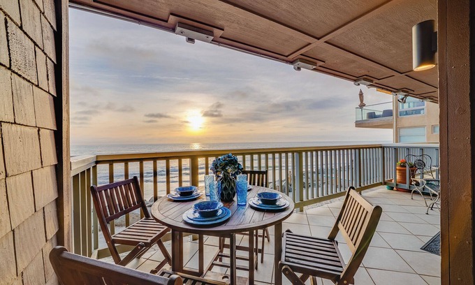 South Oceanside Condo | Luxury Oceanfront Condo with Private Beach Access